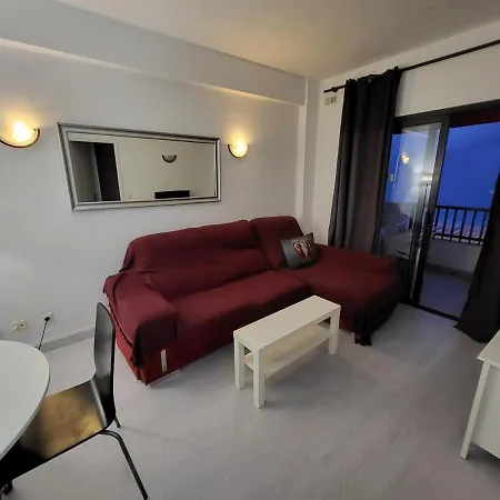 Virginia Apartment *